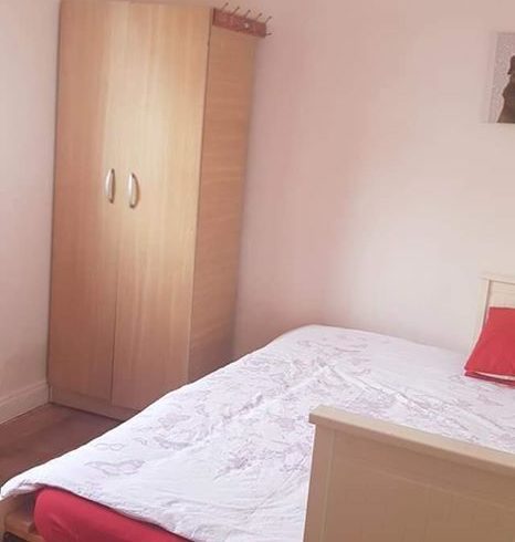 Camera dubla de inchiriat Zona 3 Canning Town Camera dubla de inchiriat Zona 3 Canning Town