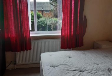 Camera dubla de închiriat în dagenham east