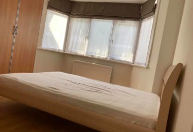 Camera dubla disponibila de inchiriat zona Colindale