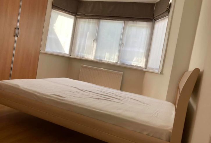 Camera dubla disponibila de inchiriat zona Colindale