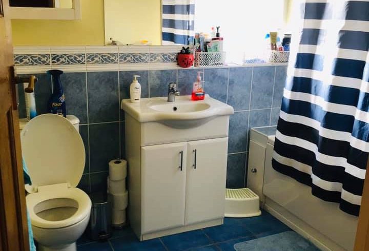 Camera king size de inchiriat in zona Newbury Park - Imagine 4