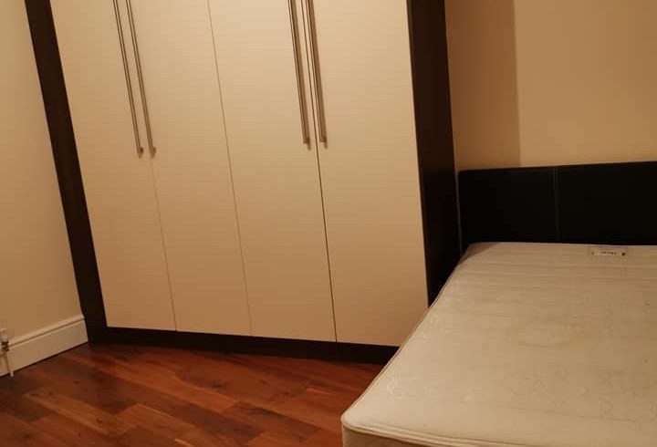 Camera kingsize de inchiriat in Redbridge