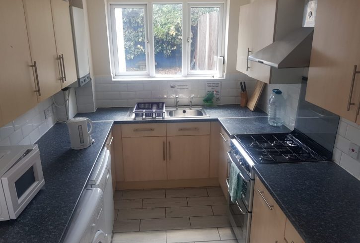 Casa 4 dormitoare si gradina in zona East Ham E6 Londra