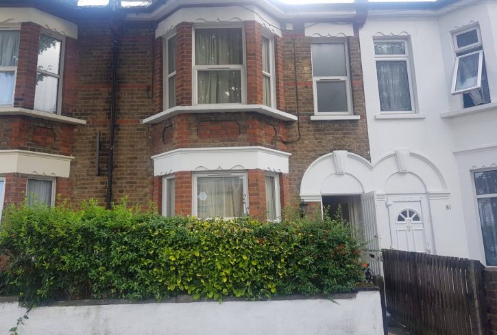 Casa 4 dormitoare si gradina in zona East Ham E6 Londra