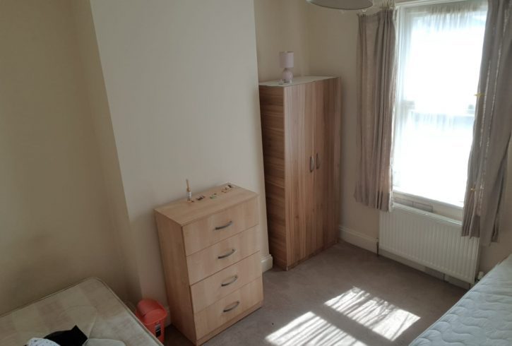 Casa 4 dormitoare si gradina in zona East Ham E6 Londra