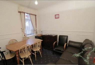 Casa cu 4 dormitoare de inchiriat Plaistow