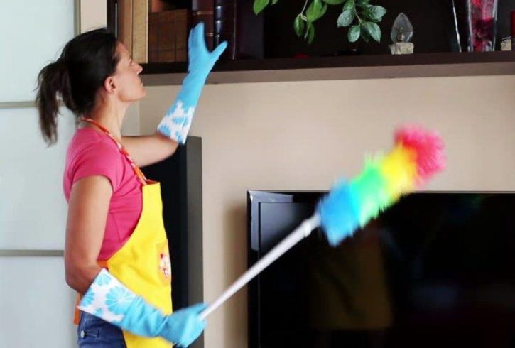 Cautam Housekeepers Proprietati Rezidentiale