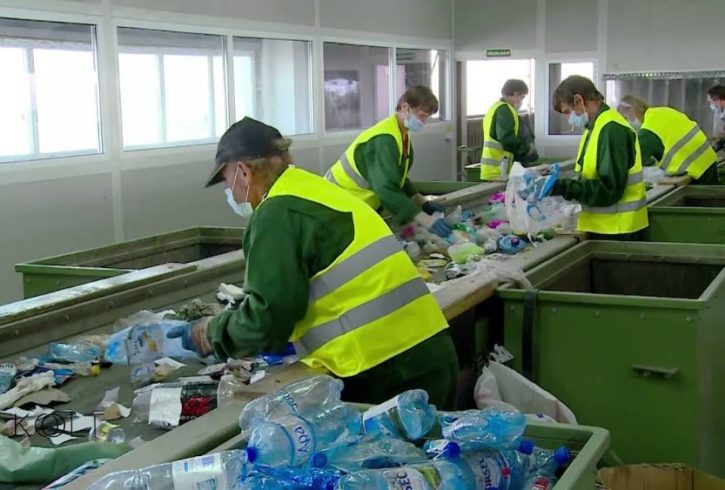 Cautam Sortatori Centru Reciclare in Edmonton - Smart Solutions