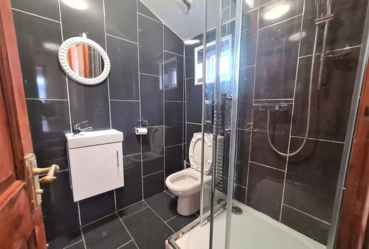 Chirie Casa 3 Dormitoare in Canning Town E16 Londra