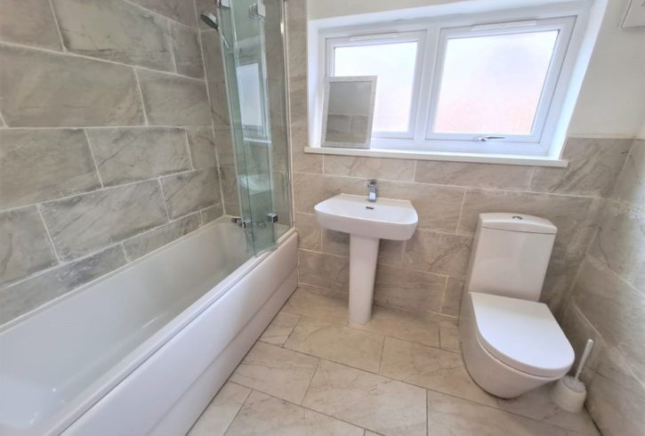 Chirie Casa 3 Dormitoare in Canning Town E16 Londra