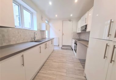 Chirie Casa 3 Dormitoare in Canning Town E16 Londra