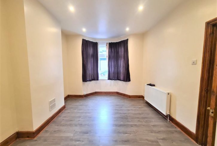 Chirie Casa 3 Dormitoare in Canning Town E16 Londra