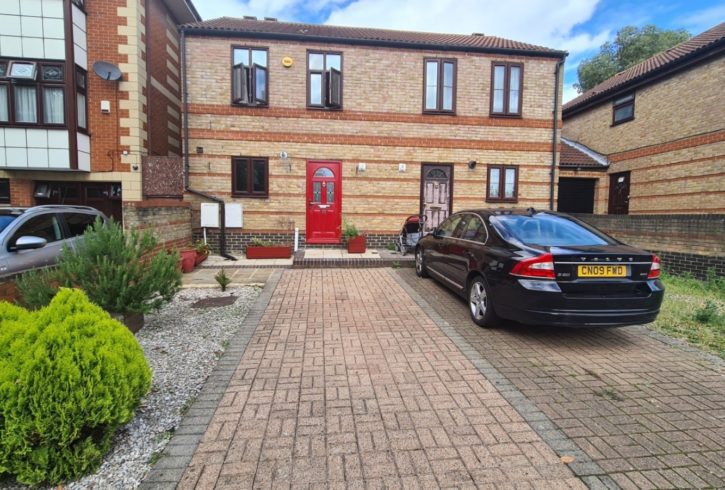 Chirie Casa 3 Dormitoare in Newham Beckton E6