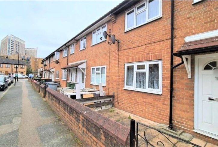 Chirie Casa 4 Dormitoare Canning Town E16 Londra UK Chirie Casa 4 Dormitoare Canning Town E16 Londra UK