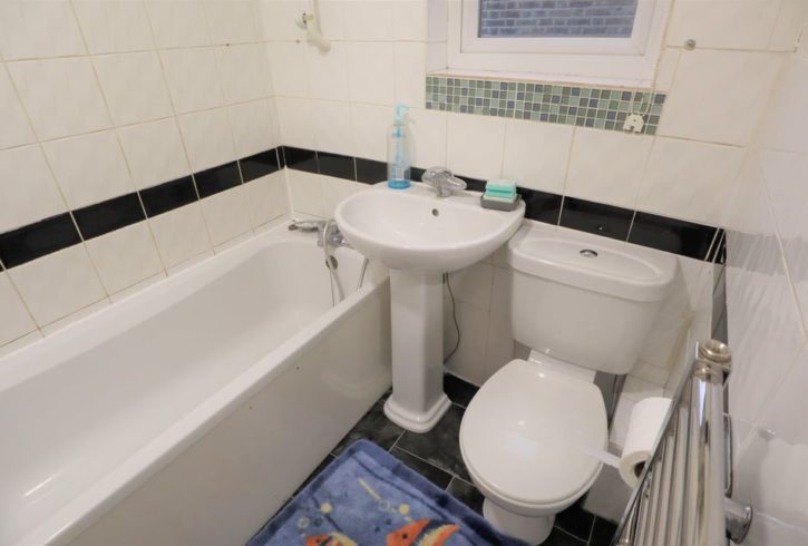 Chirie Casa 4 Dormitoare in Barking Londra UK