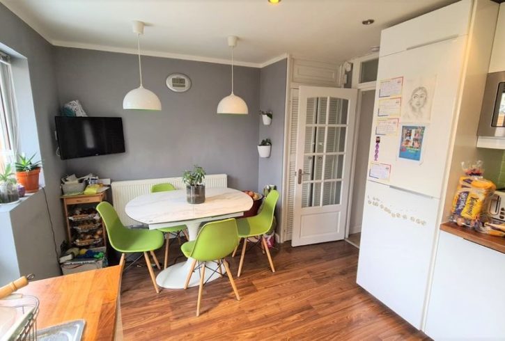 Casa 4 Dormitoare in Canning Town Londra