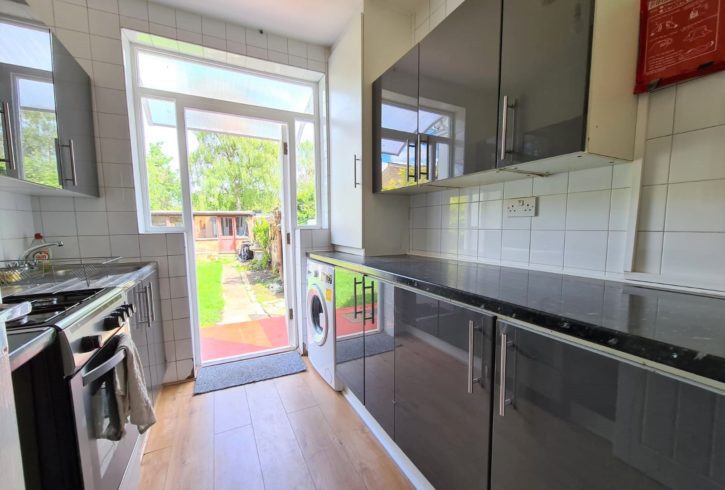 Chirie Casa 4 Dormitoare in Leytonstone Londra E11