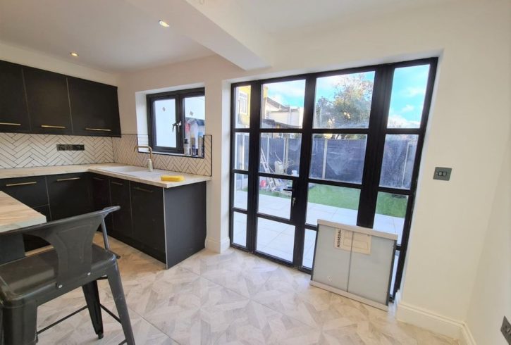 Casa 5 Dormitoare Chirie in Walthamstow Londra