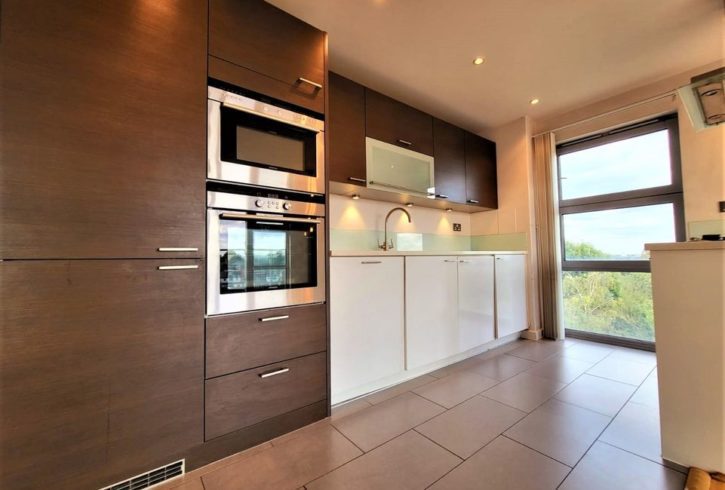 Chirie Penthouse 3 Dormitoare in South Woodford