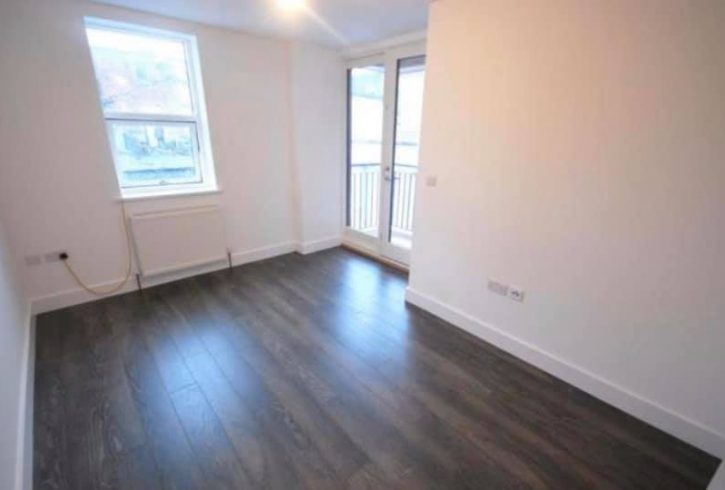 Chirie apartament 2 camere zona Turnpike Lane - Imagine 4