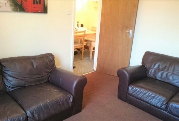 Inchiriez apartament cu 2 dormitoare intre East Ham si Manor park - Imagine 3