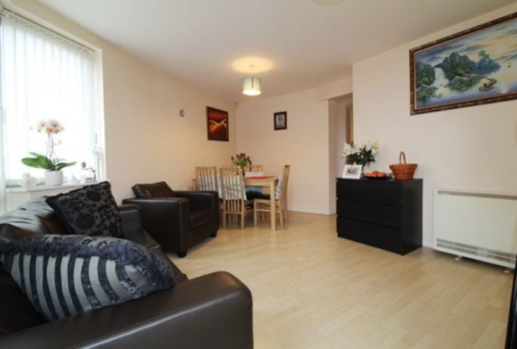 Chirie camera dubla Colindale