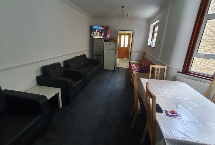 Chirie camera dubla Stratford