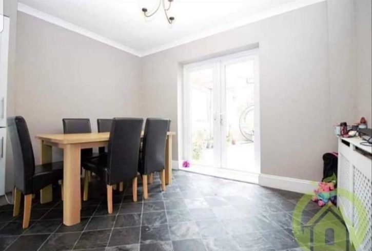 Chirie camera dubla in Romford