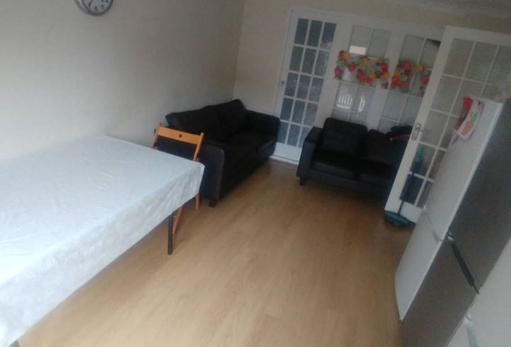 Chirie camera king size ptr un cuplu East Ham - Imagine 3