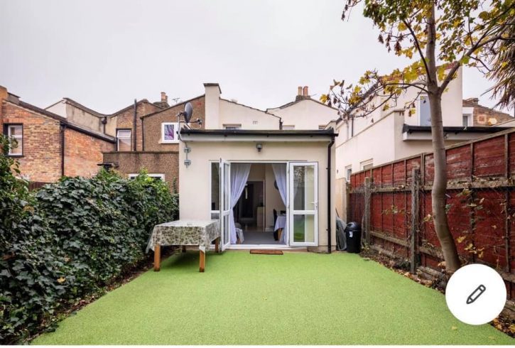 Chirie camere king size duble si locuri in camera Stratford