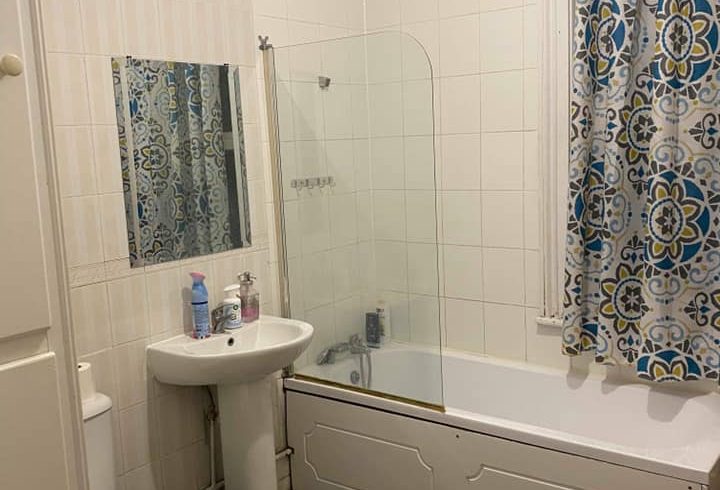 Chirie camere king size duble si locuri in camera Stratford