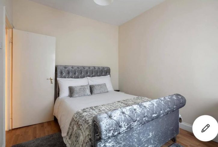 Chirie camere king size duble si locuri in camera Stratford