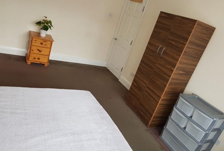 Se inchiriază cameră King Size in zona 3 Walthamstow - Imagine 4 Se inchiriază cameră King Size in zona 3 Walthamstow - Imagine 4