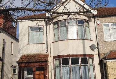 Chirie casa 3 dormitoare in Newbury Park UK