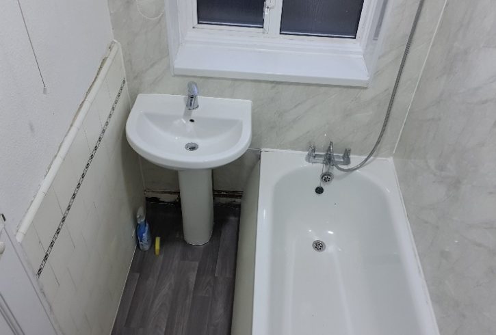 Chirie casa 3 dormitoare in Newbury Park UK