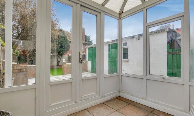 Chirie casa cu 3 dormitoare Canning Town