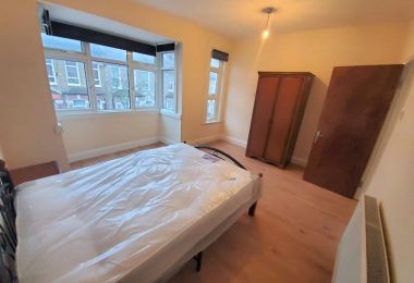 Chirie casa cu 4 dormitoare in Leytonstone