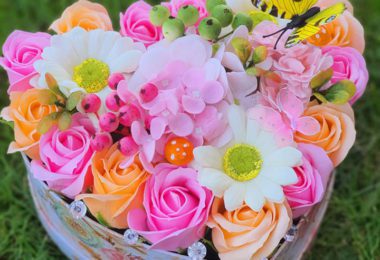 Comanda Aranjamente cu Flori de Săpun oriunde in UK