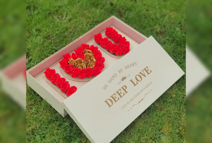 Comanda Aranjamente cu Flori de Săpun oriunde in UK