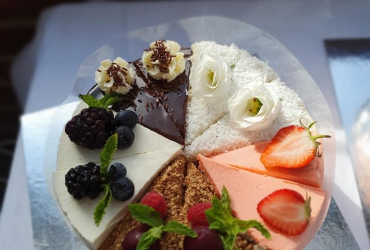 Platouri Prajituri in Slough UK