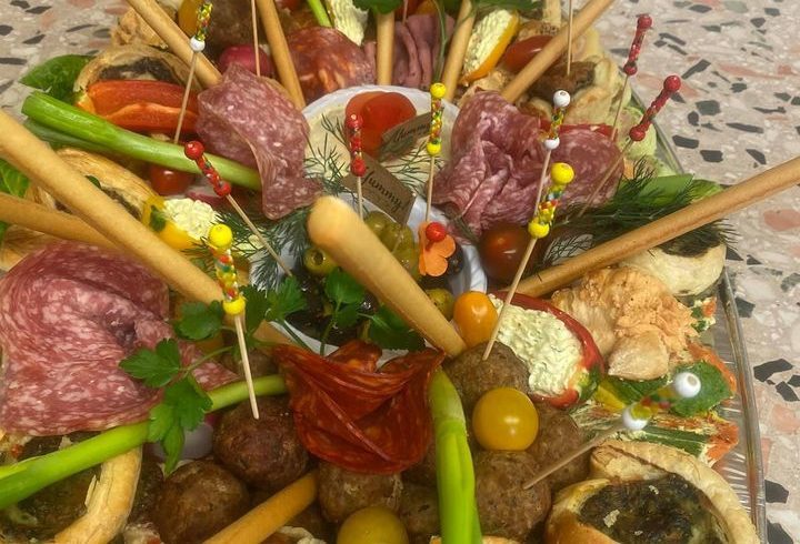 Comenzi Aperitive Saratele Prajituri South Ockendon