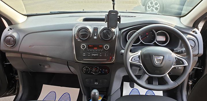 Vand masina Dacia Sandero 2018 1.0 Petrol 4700 Mile Harrow UK