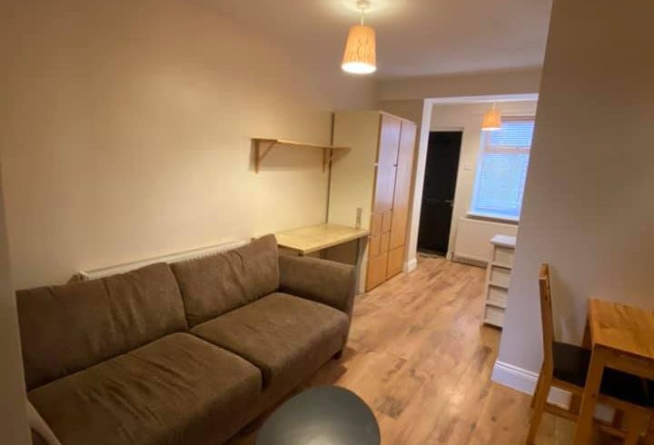 De inchiriat apartament cu o camera in zona East Finchley