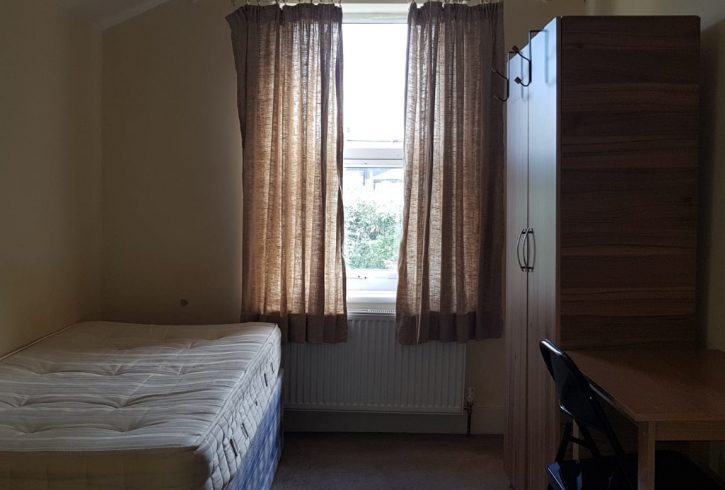 Casa 4 dormitoare si gradina in zona East Ham E6 Londra