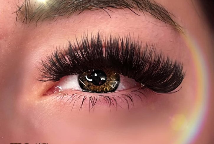 Ella’s Beauty Lash Artist - Aplic Extensii Gene in Bushey Ella’s Beauty Lash Artist - Aplic Extensii Gene in Bushey