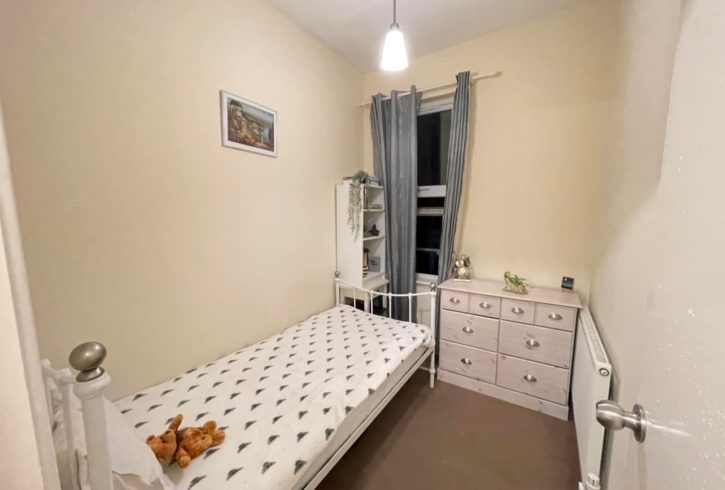 Inchiriem Camera Single in Londra NW10