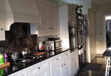 Inchiriem camera dubla in Colindale