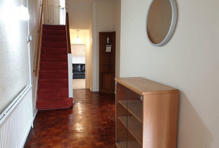 Inchiriem camera medie Plaistow