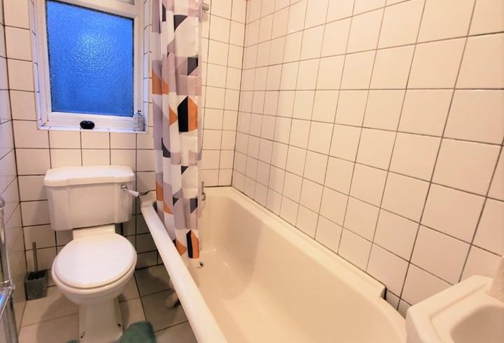 Inchiriem casa cu 3 dormitoare in Ilford - Imagine 6