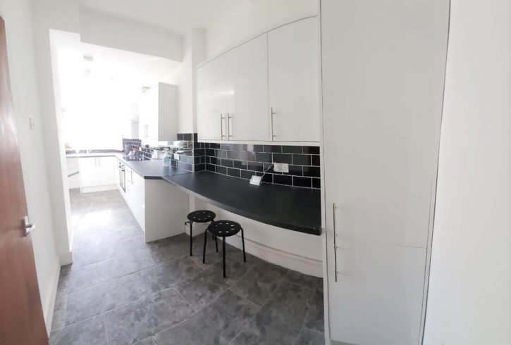 Inchiriem casa cu 4 dormitoare in Upton Park Inchiriem casa cu 4 dormitoare in Upton Park